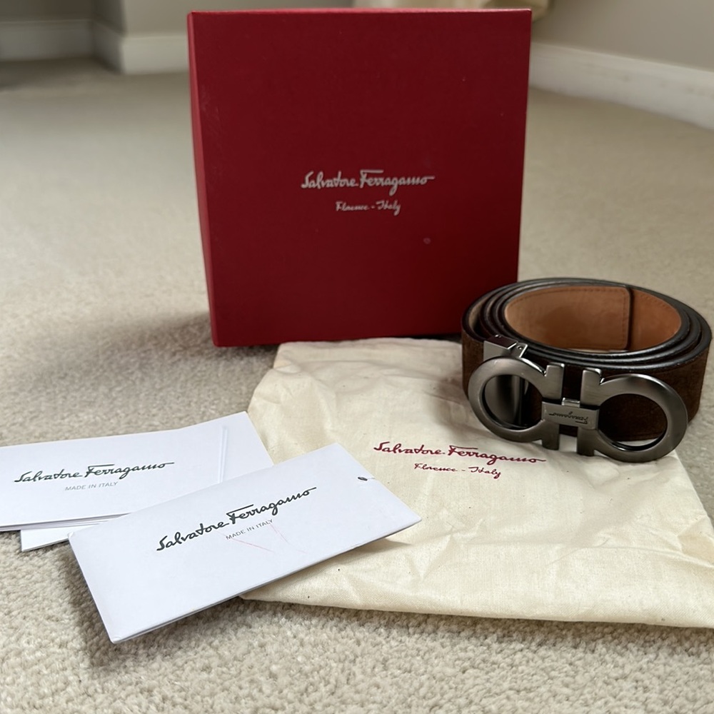 Salvatore Ferragamo chocolate suede belt EUC